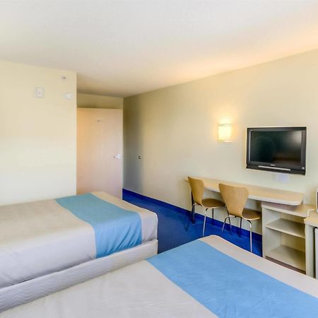 Motel 6-Estevan, Sk Kültér fotó