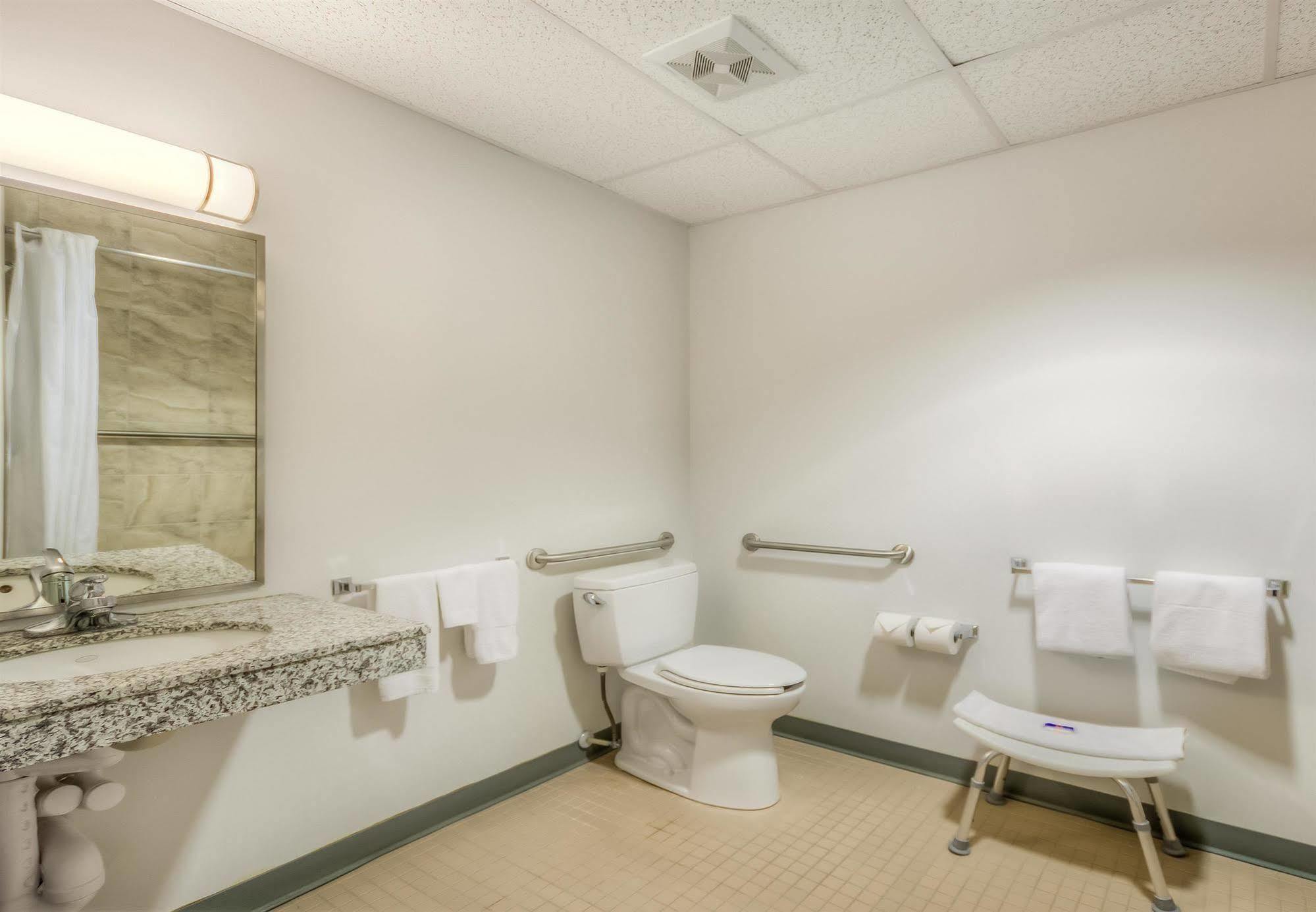 Motel 6-Estevan, Sk Kültér fotó