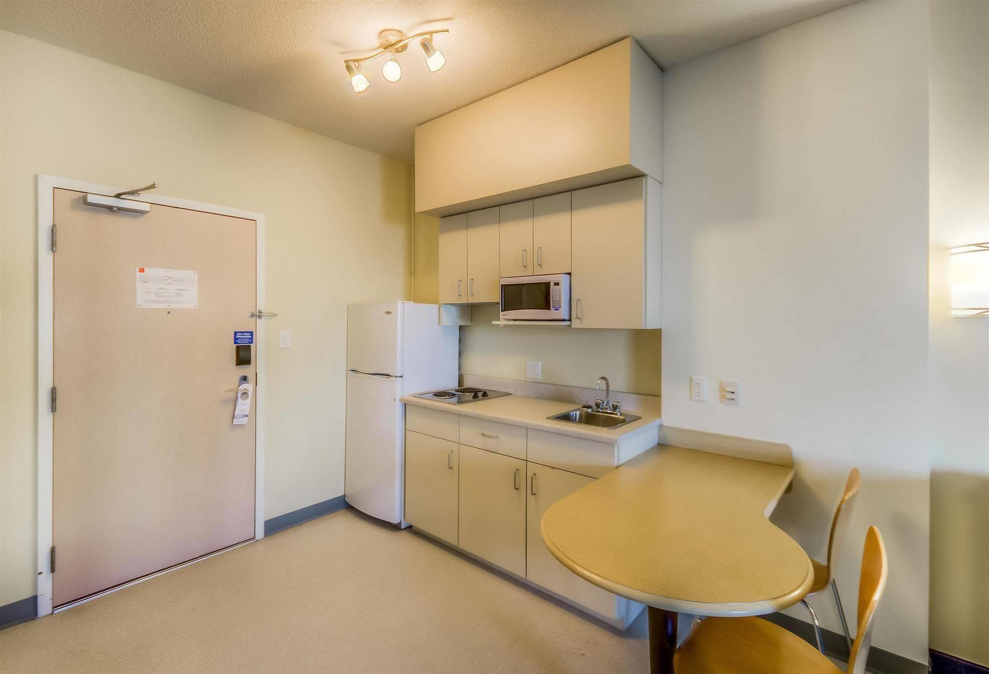 Motel 6-Estevan, Sk Kültér fotó