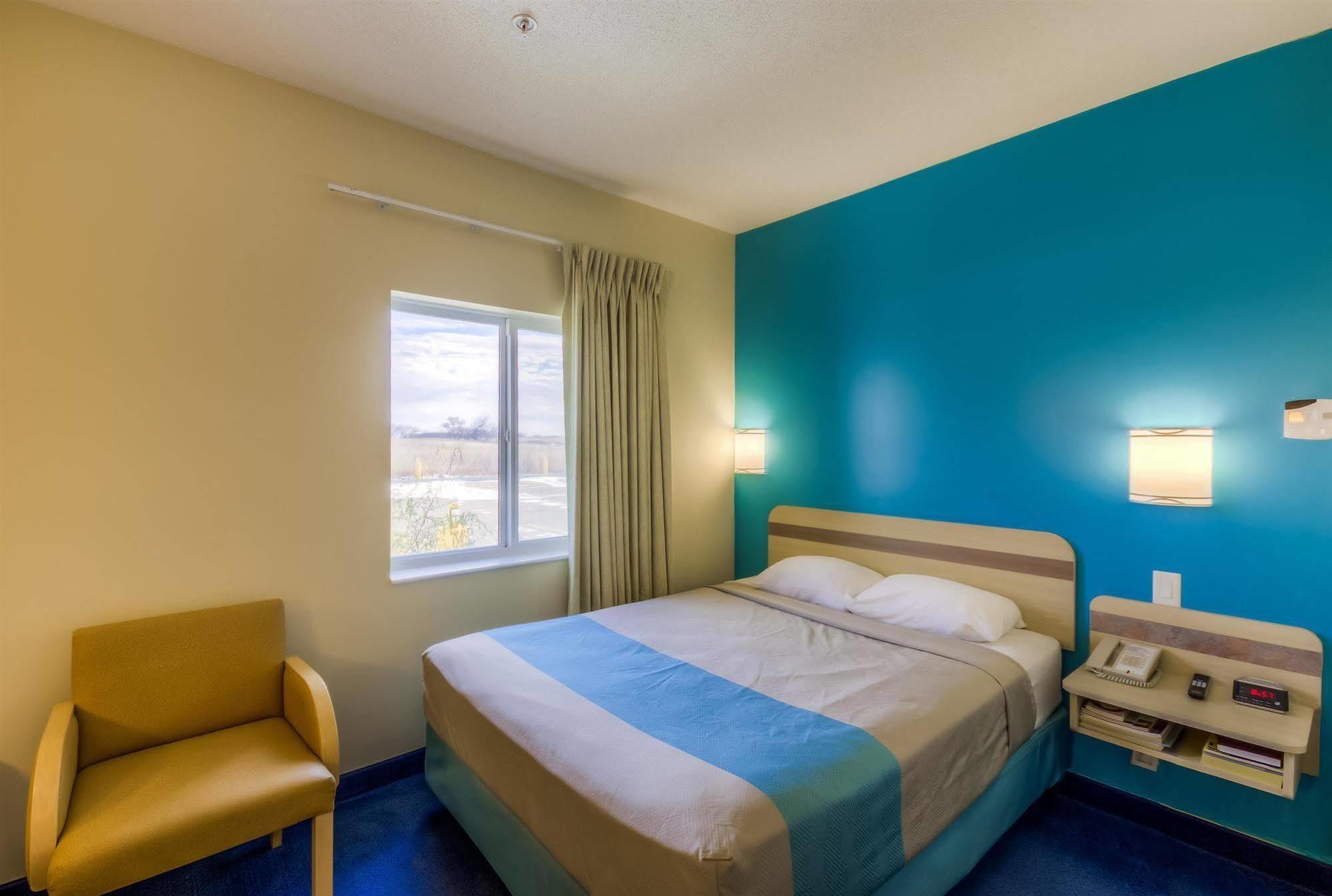 Motel 6-Estevan, Sk Kültér fotó