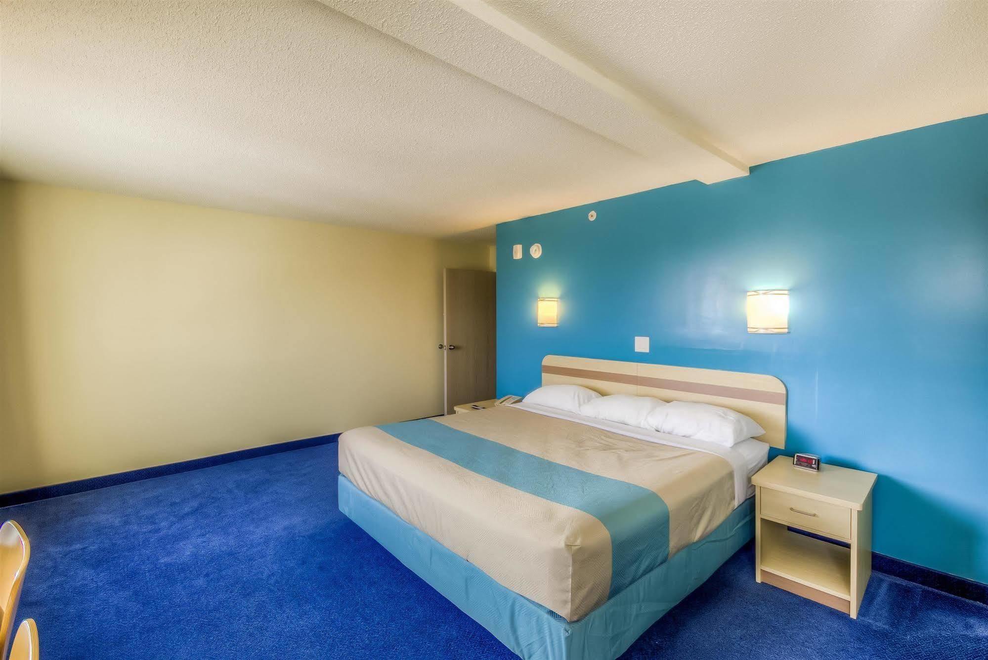 Motel 6-Estevan, Sk Kültér fotó