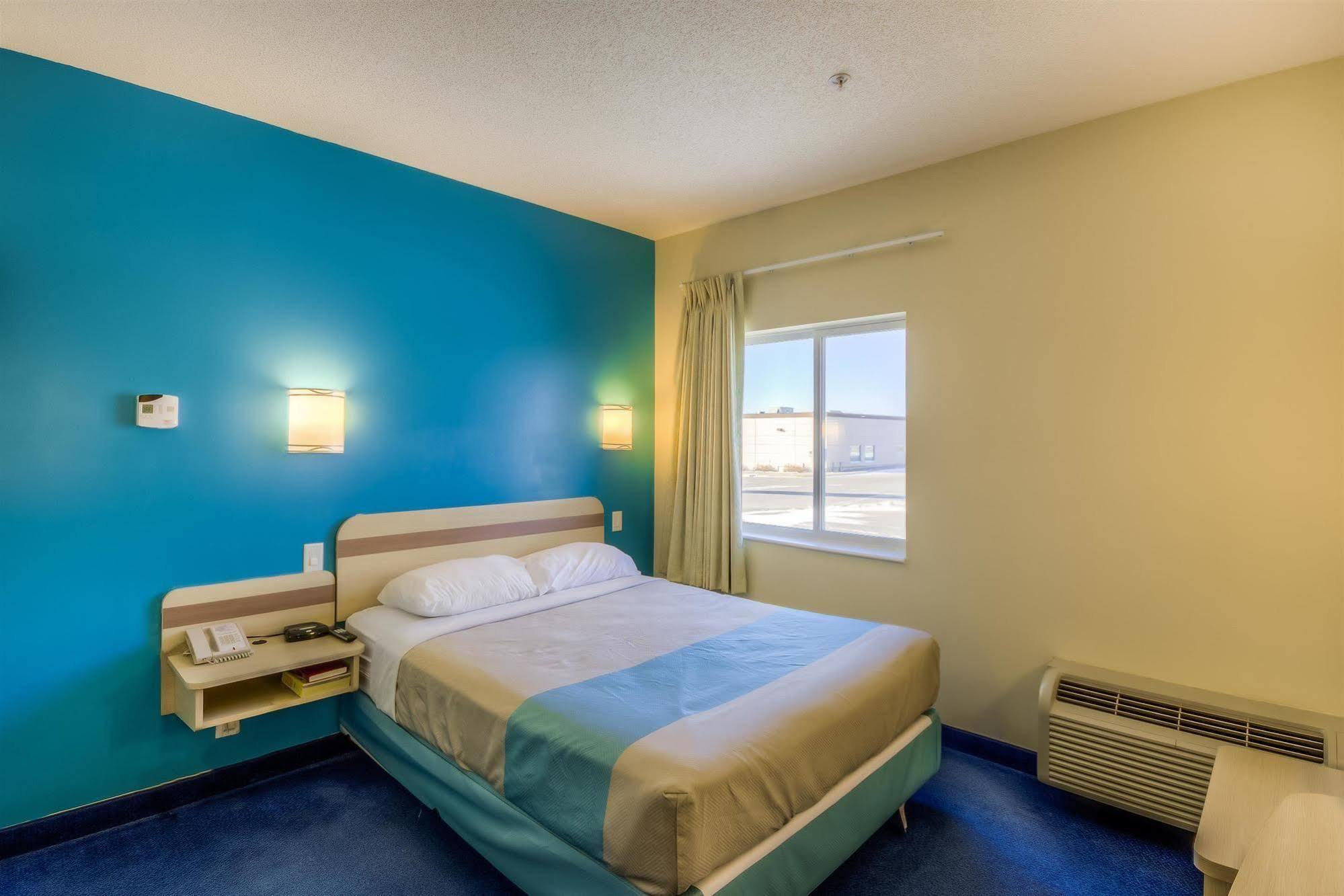 Motel 6-Estevan, Sk Kültér fotó