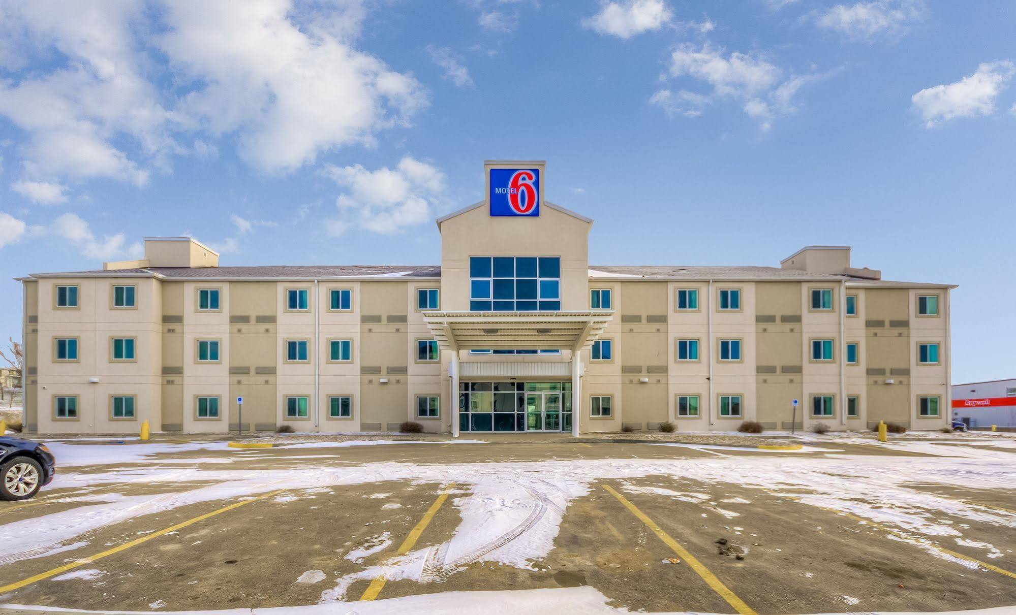 Motel 6-Estevan, Sk Kültér fotó