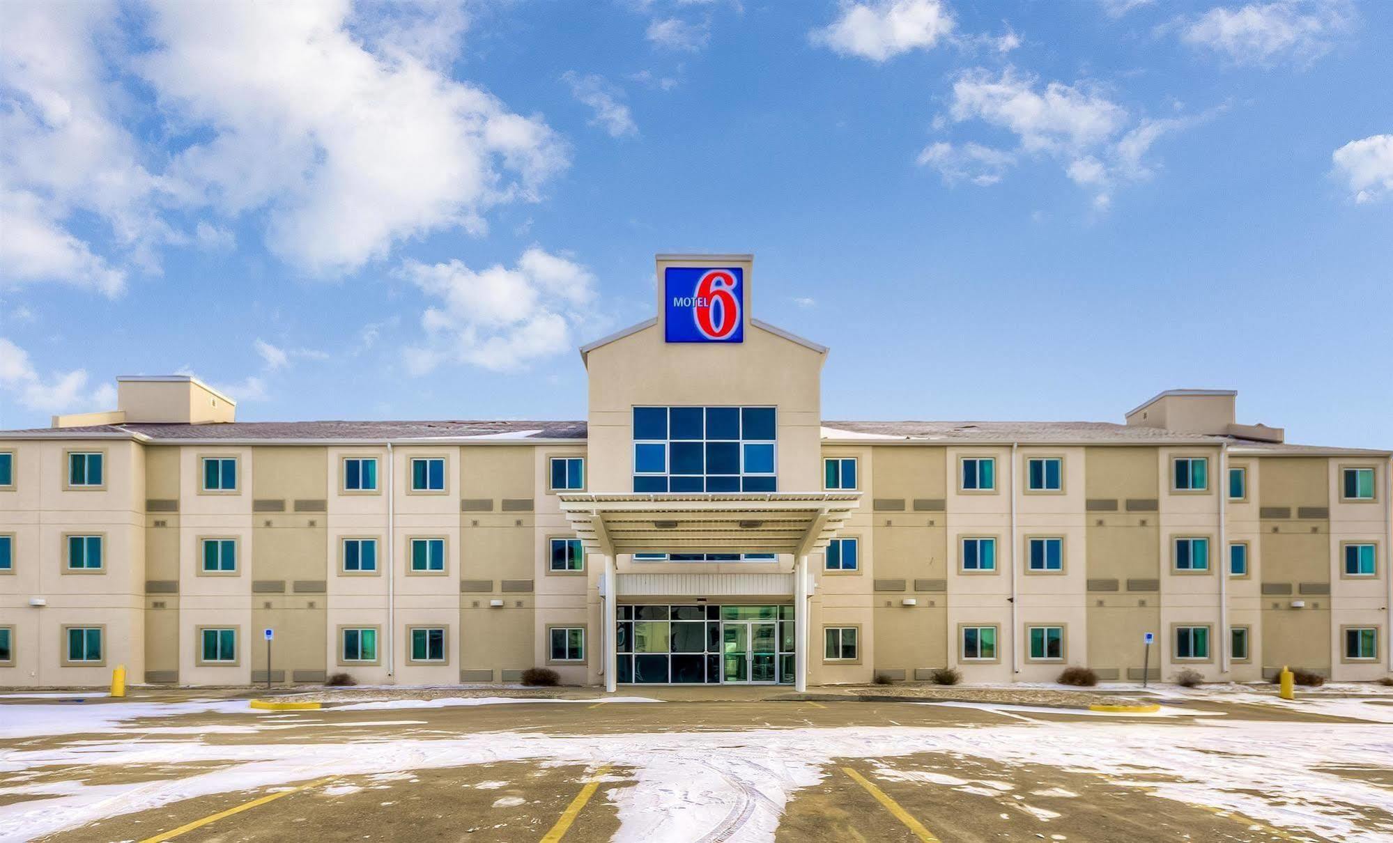 Motel 6-Estevan, Sk Kültér fotó